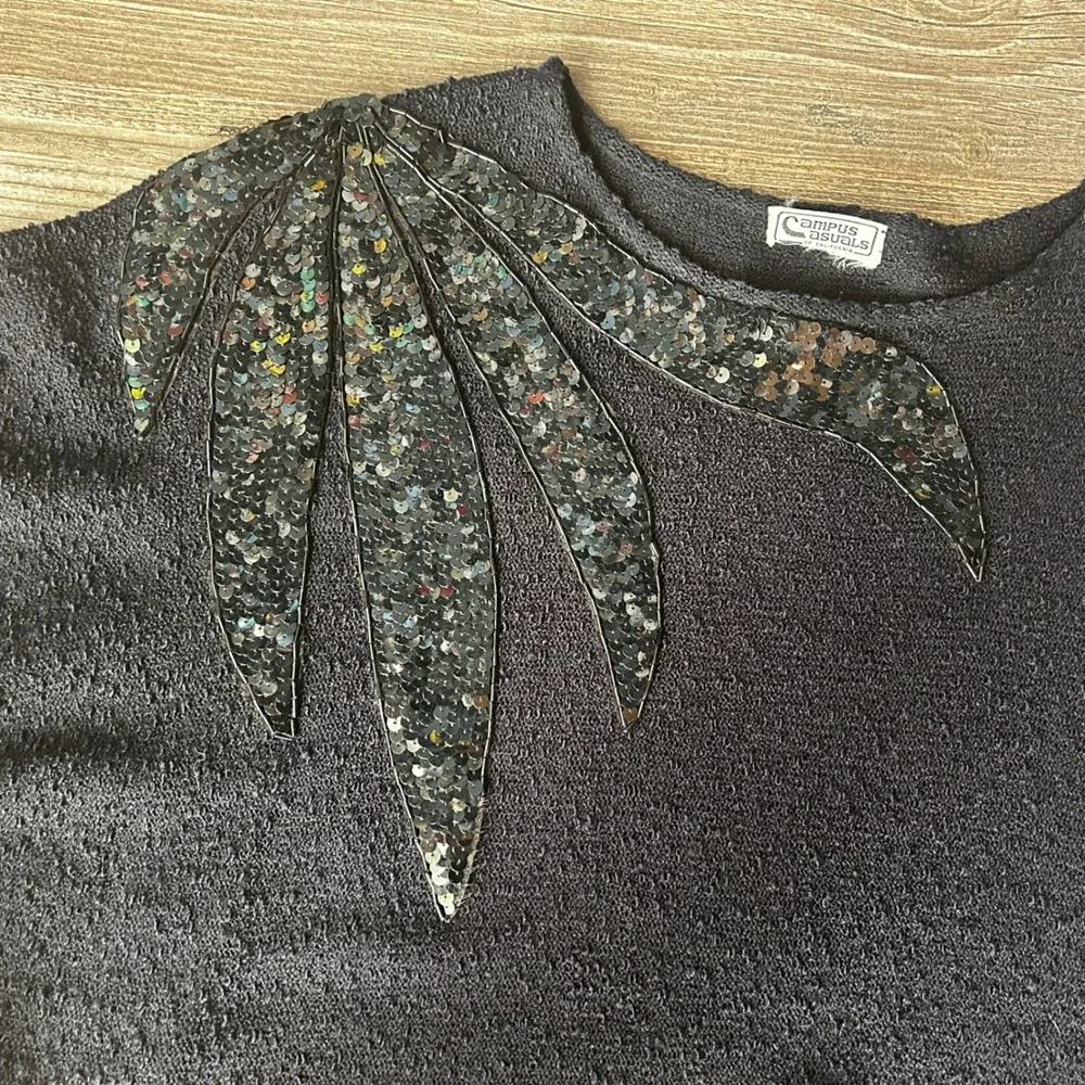 Vintage 80s Black Textured Sweater Sequins‎ Leaf Embellishment Dolman Sleeve